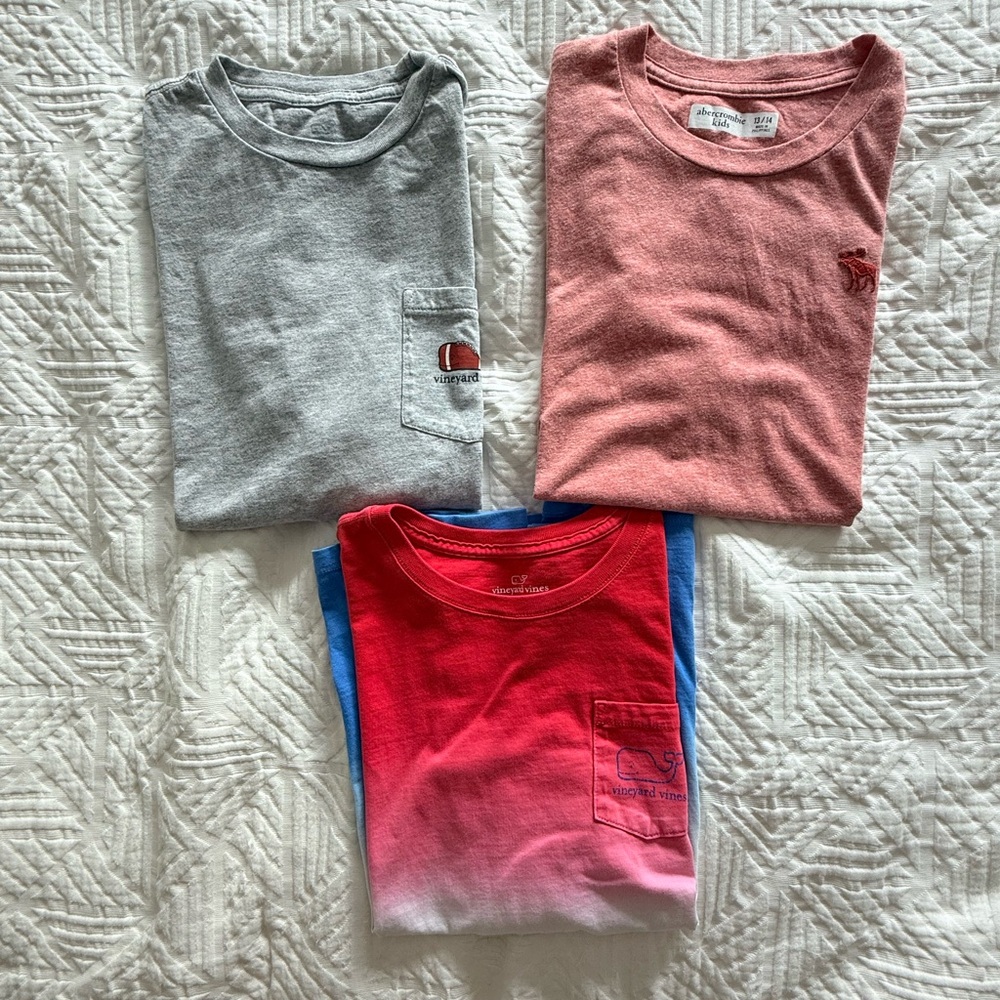 Vineyard Vines & Abercrombie Kids T-Shirt Bundle - Size Large